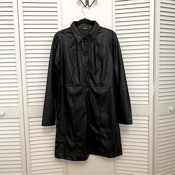 New with tags ASOS Pieces Black Faux leather dress XL - Picture 3 of 5